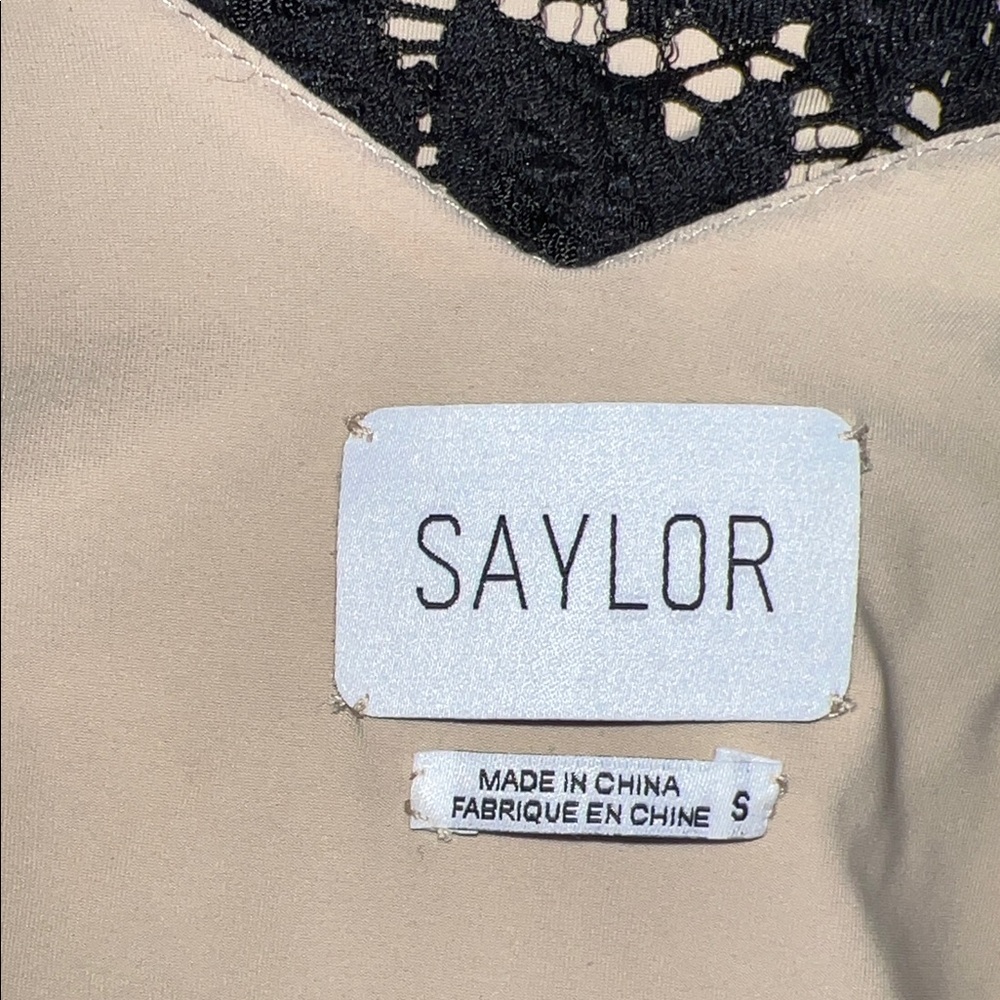 EUC Saylor Balloon Sleeve Black Lace Mini Dress Size Small - Picture 4 of 7